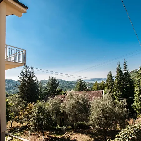 Πανσιόν Valeran Valeriano Lunense